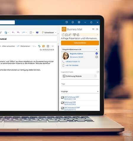 Laptop-mit-Business-Mail-4-Outlook-fuer-outlookzentrisches-Arbeiten-und-Outlook-CRM.
