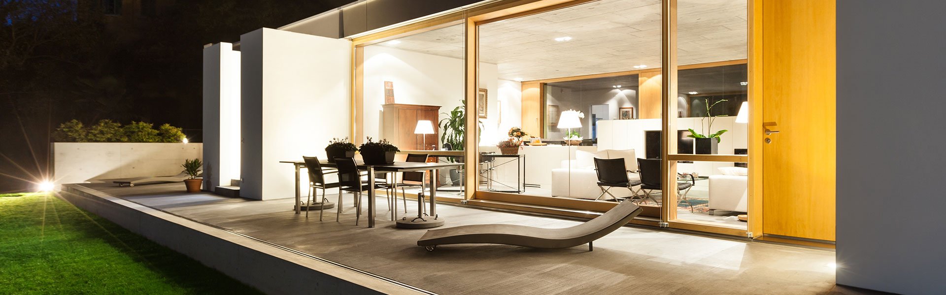 referenz_lts_architektur-beleuchtet_1920x600